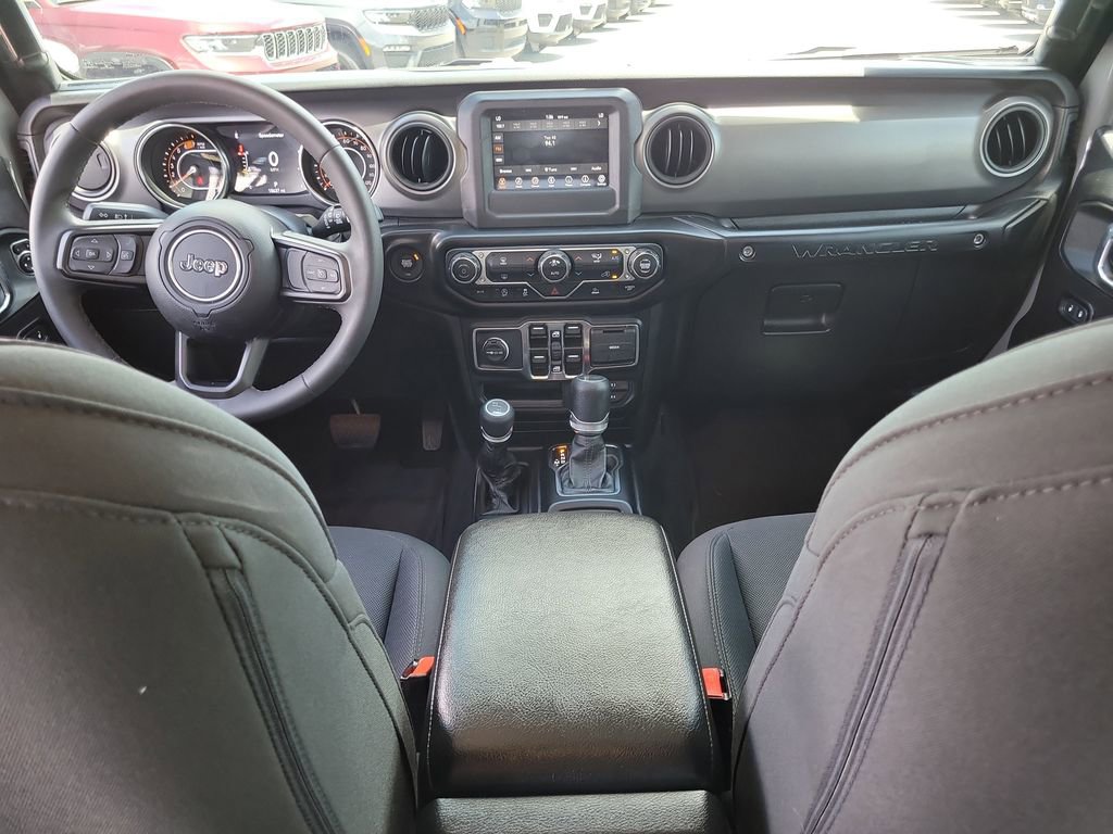 2023 Jeep Wrangler Willys photo 9