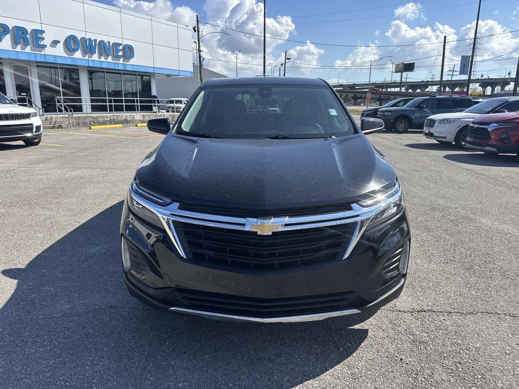2022 Chevrolet Equinox LT photo 2