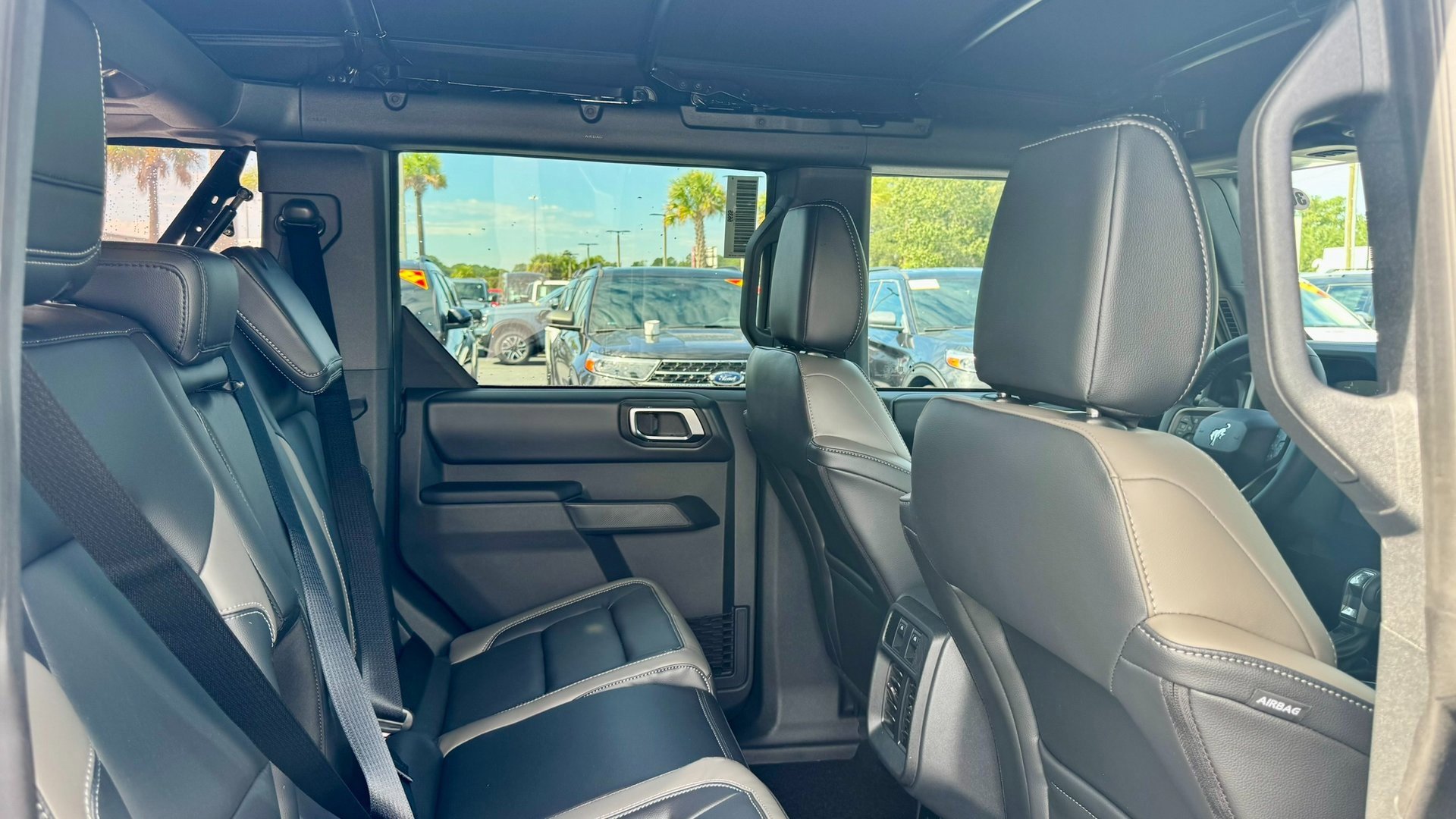 2025 Ford Bronco Outer Banks photo 4
