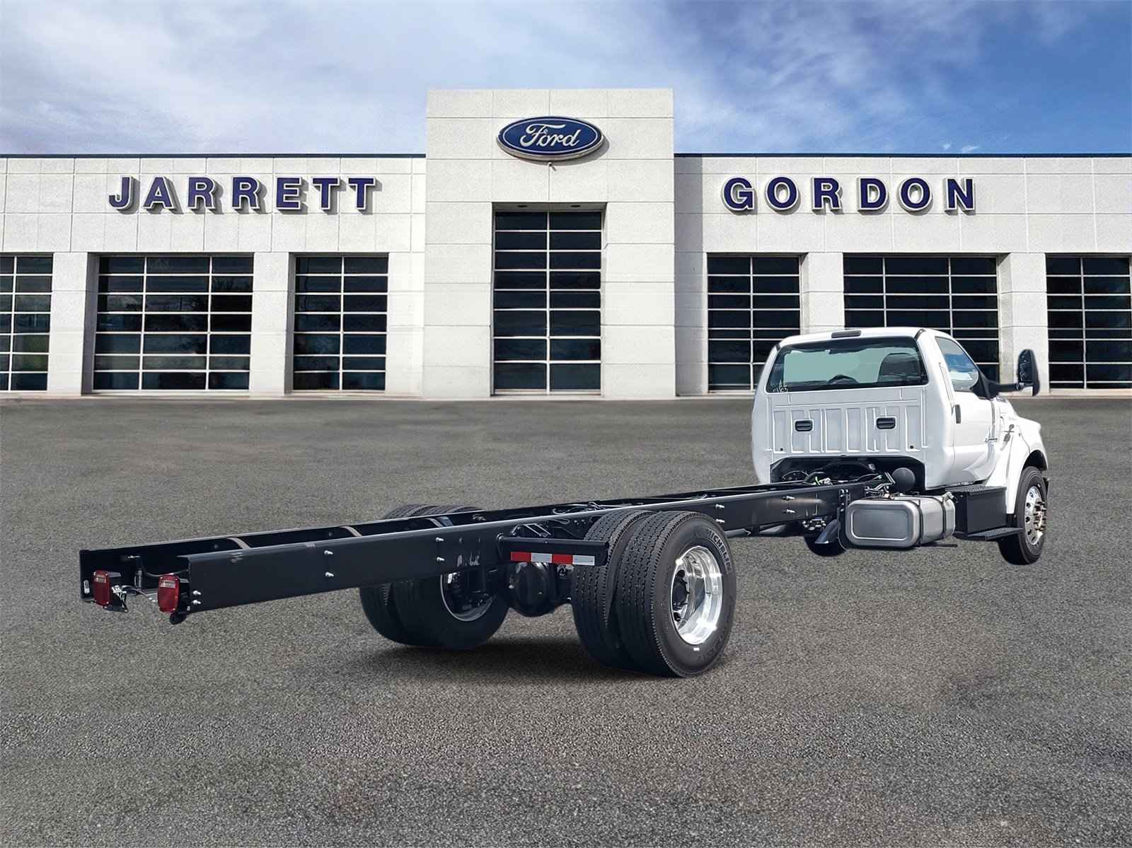 2025 Ford F-750 Base photo 4