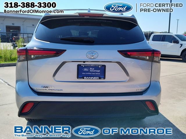 2024 Toyota Highlander LE photo 3