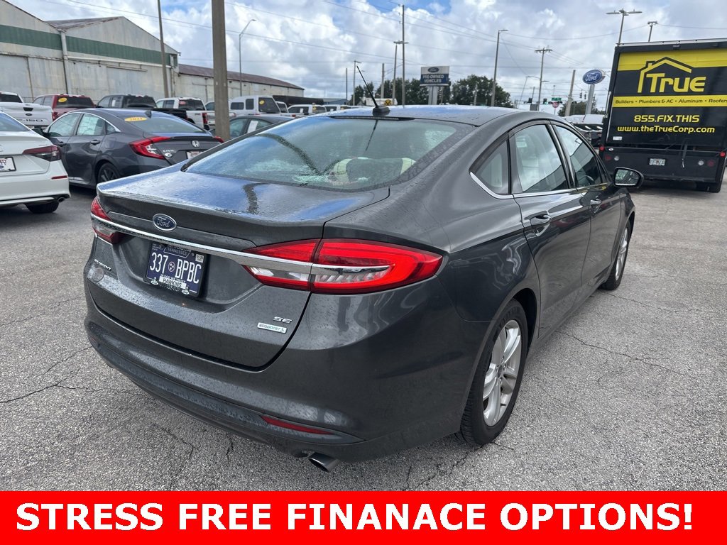 2018 Ford Fusion SE photo 2