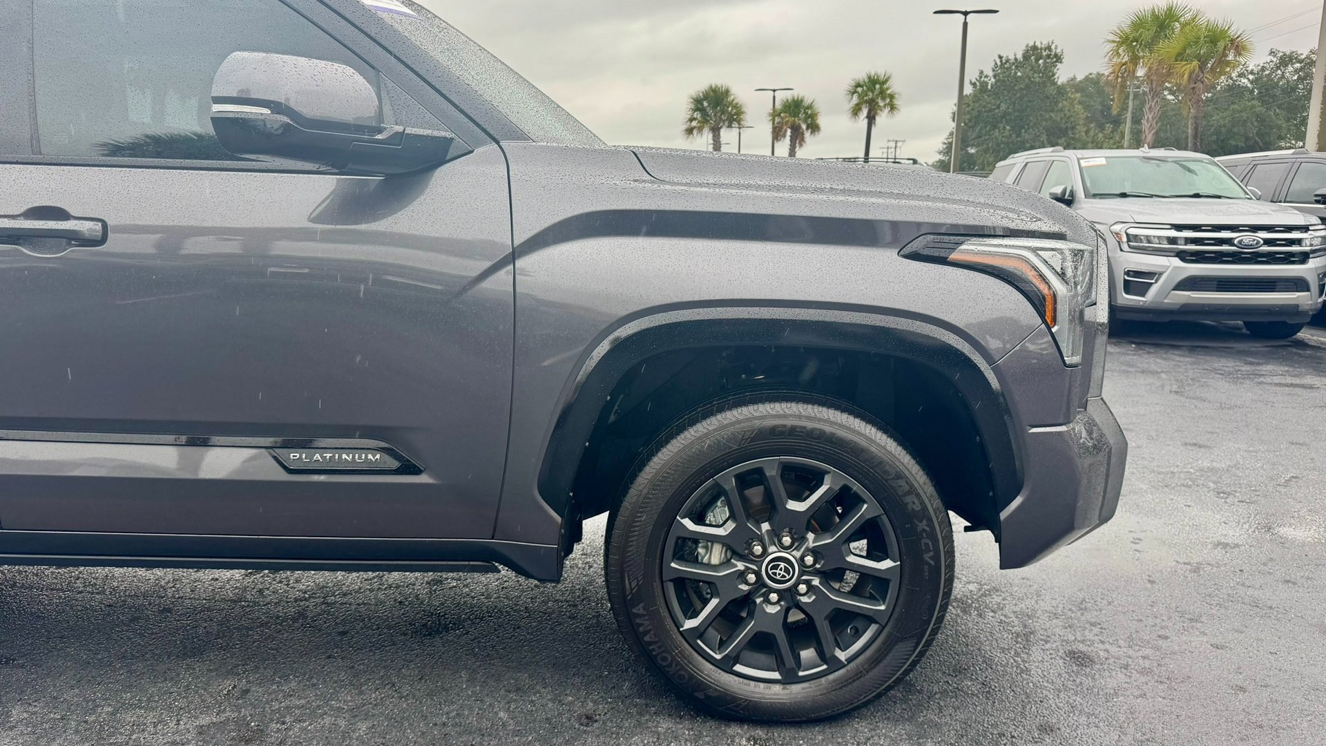 2023 Toyota Tundra Platinum photo 2