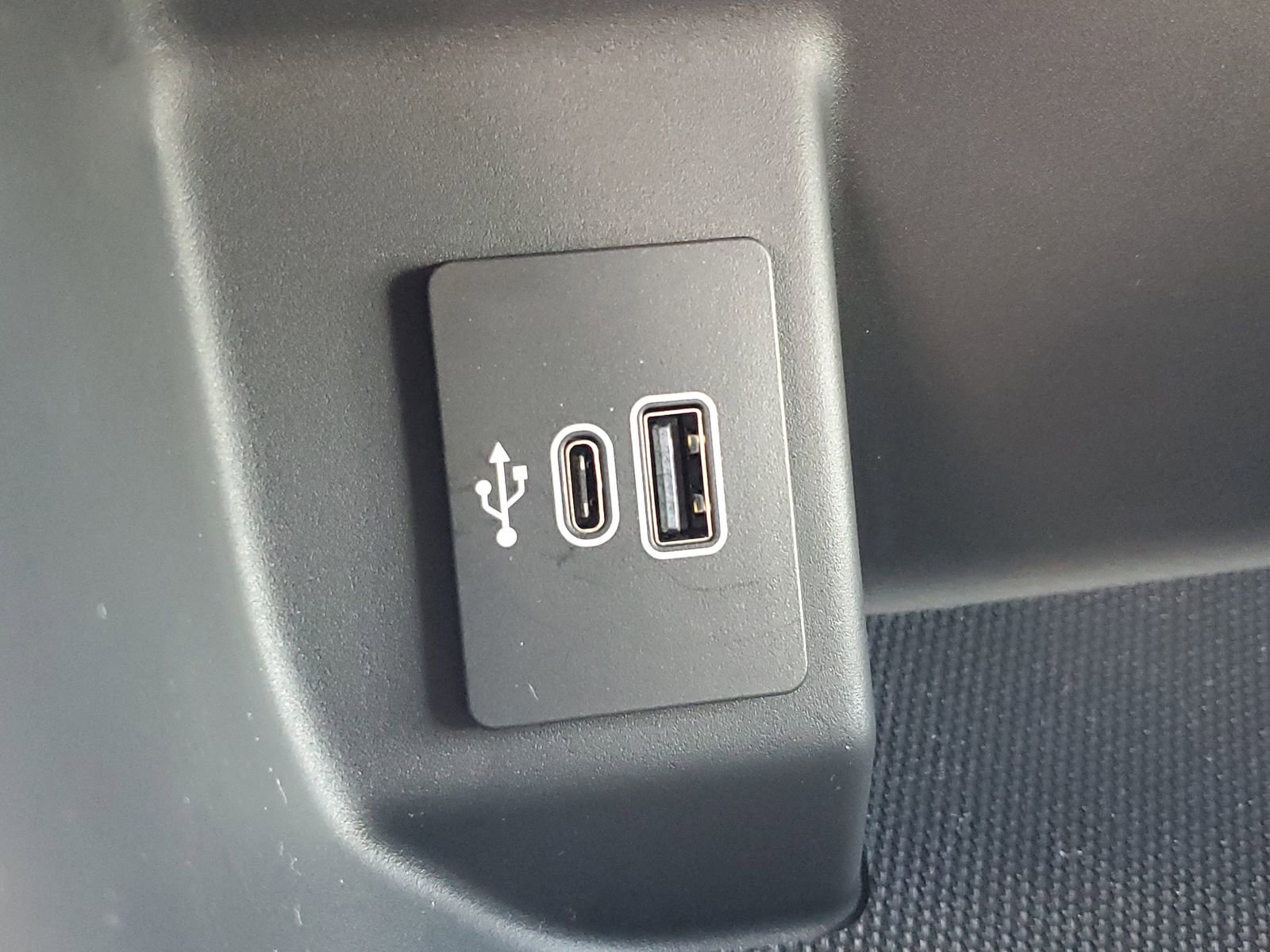 2025 Ford F-150 Lightning Flash - Photo 28