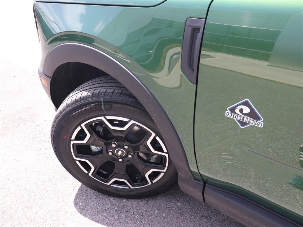 2025 Ford Bronco Sport Outer Banks photo 3