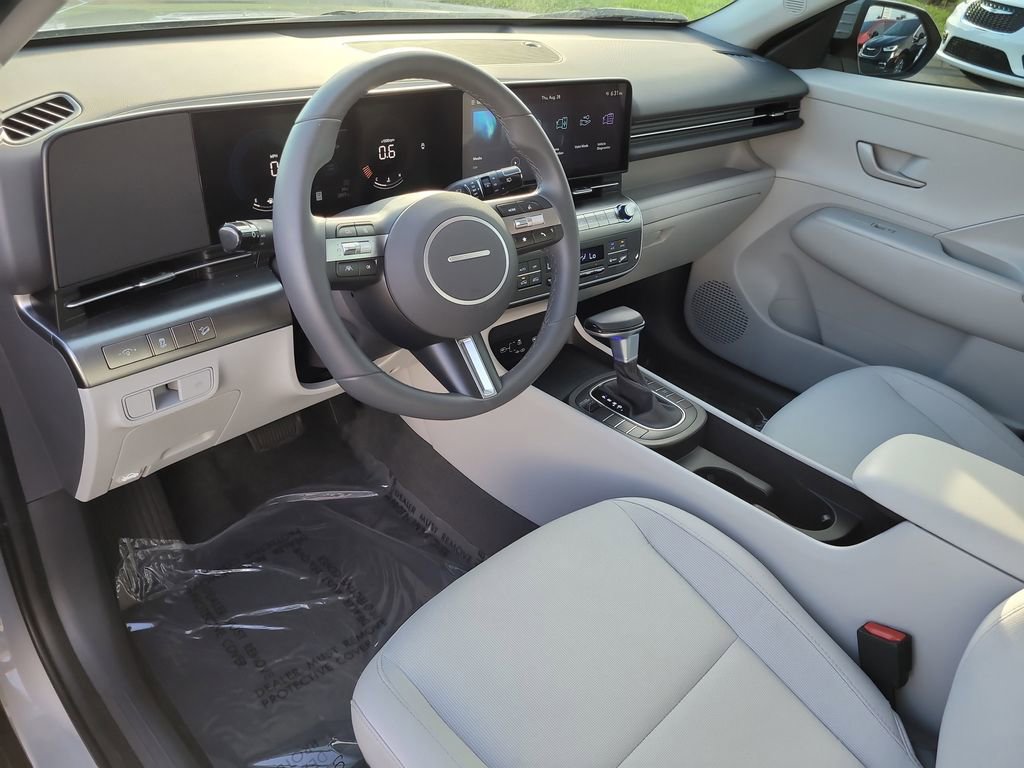 2025 Hyundai Kona SEL photo 11