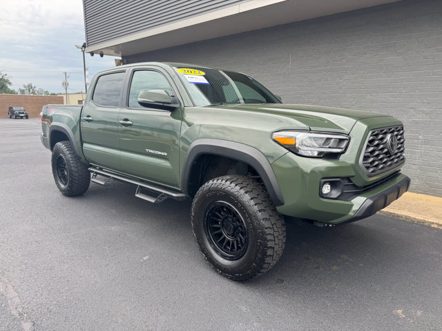 Used 2022 Toyota Tacoma TRD Off Road with VIN 3TMCZ5AN8NM515584 for sale in Little Rock