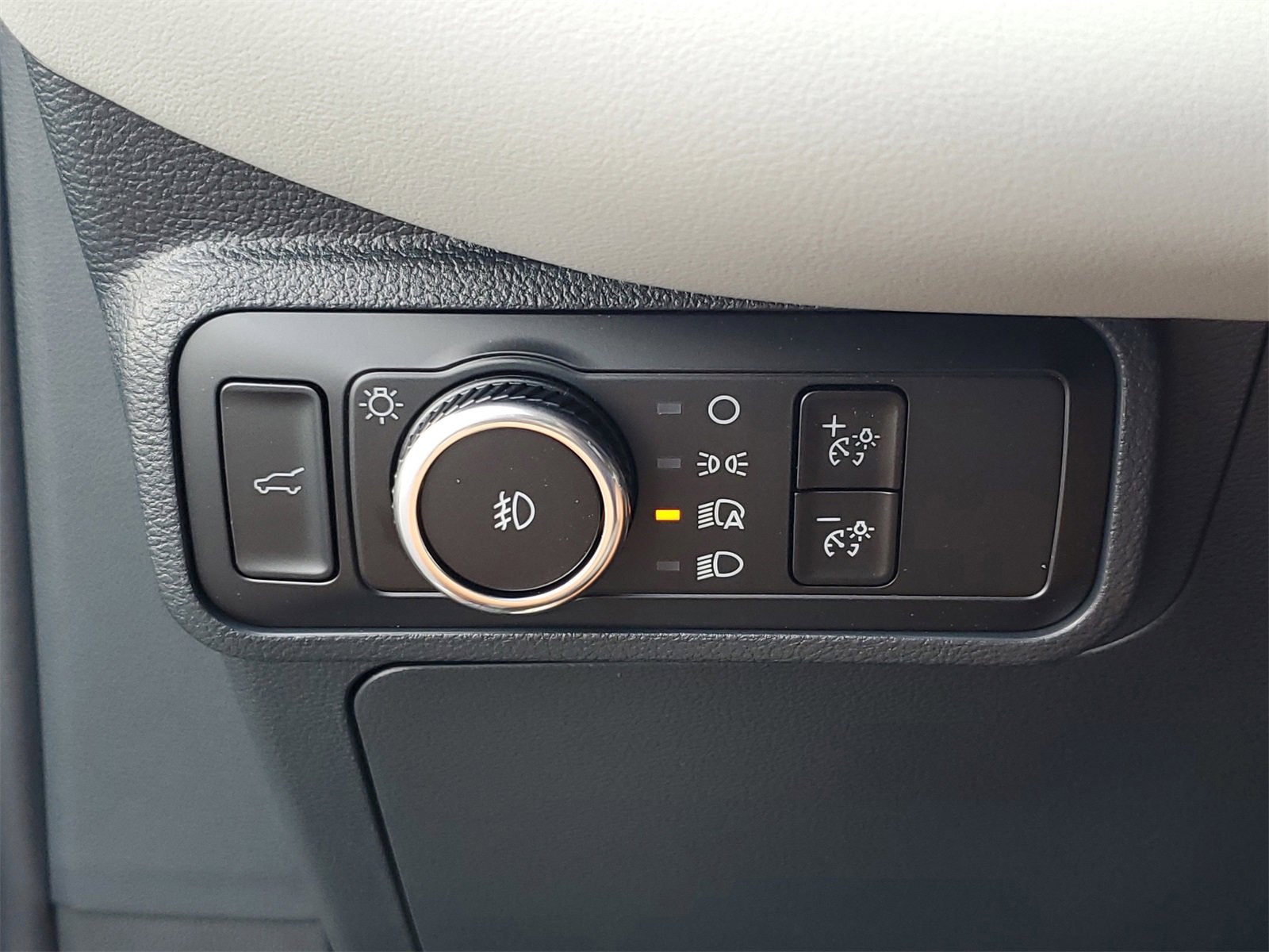 2025 Ford Explorer photo 30