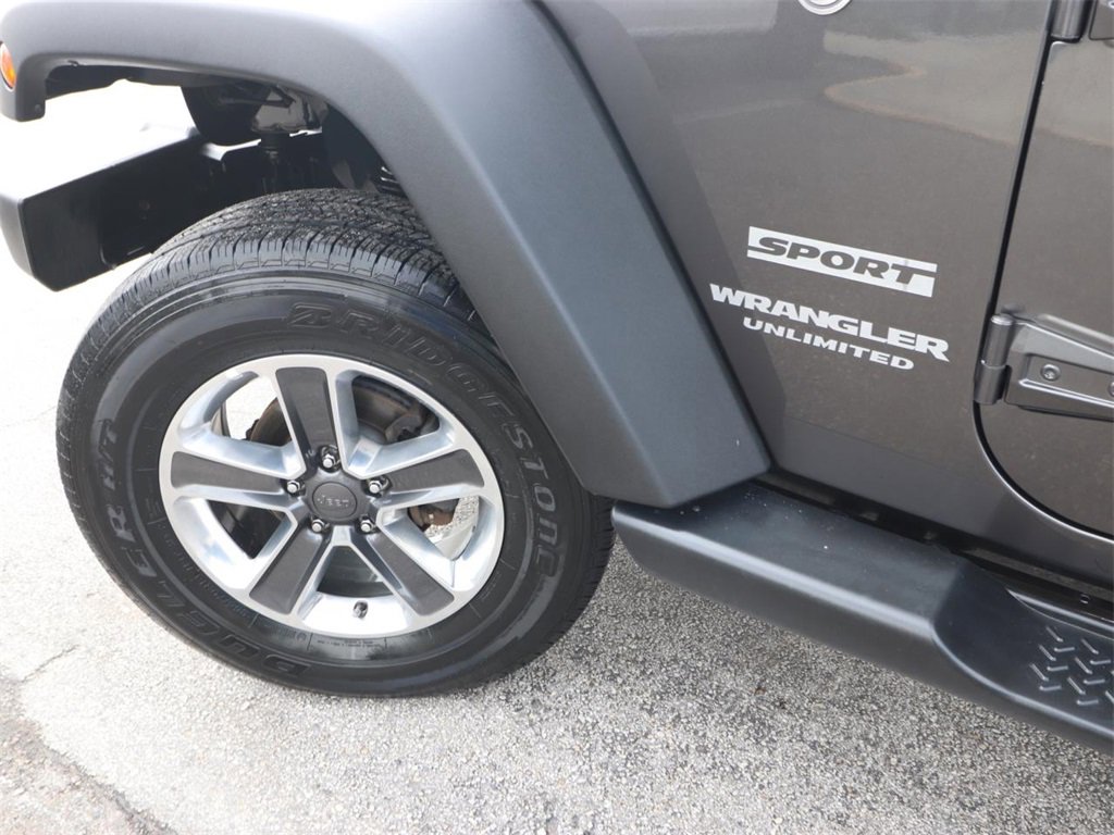2016 Jeep Wrangler Unlimited Sport photo 3