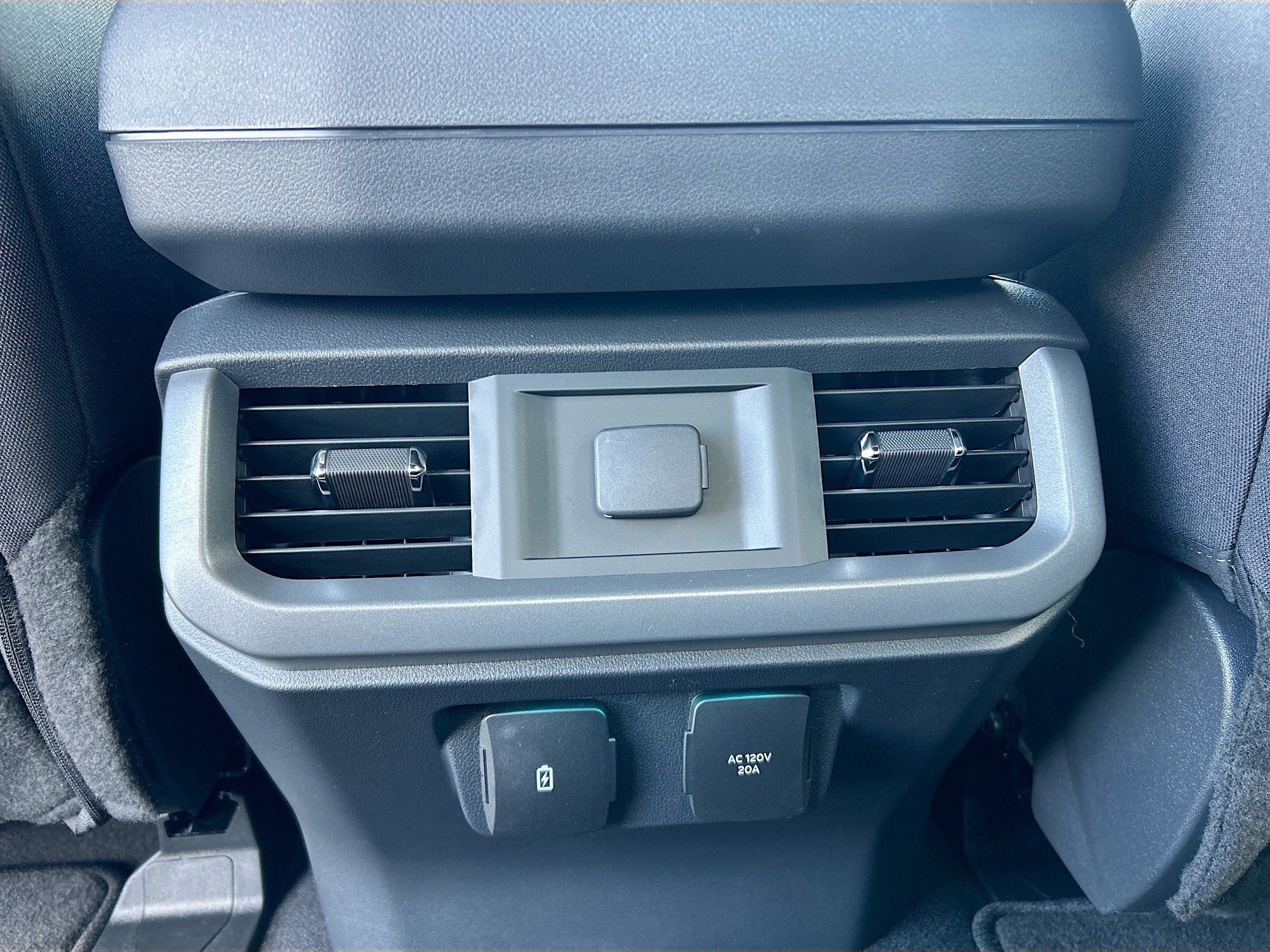 2025 Ford F-150 XLT photo 18