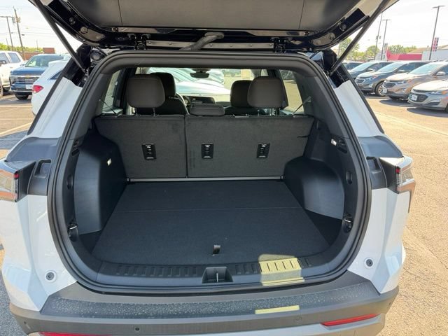 2027 Chevrolet Equinox LT - Photo 9