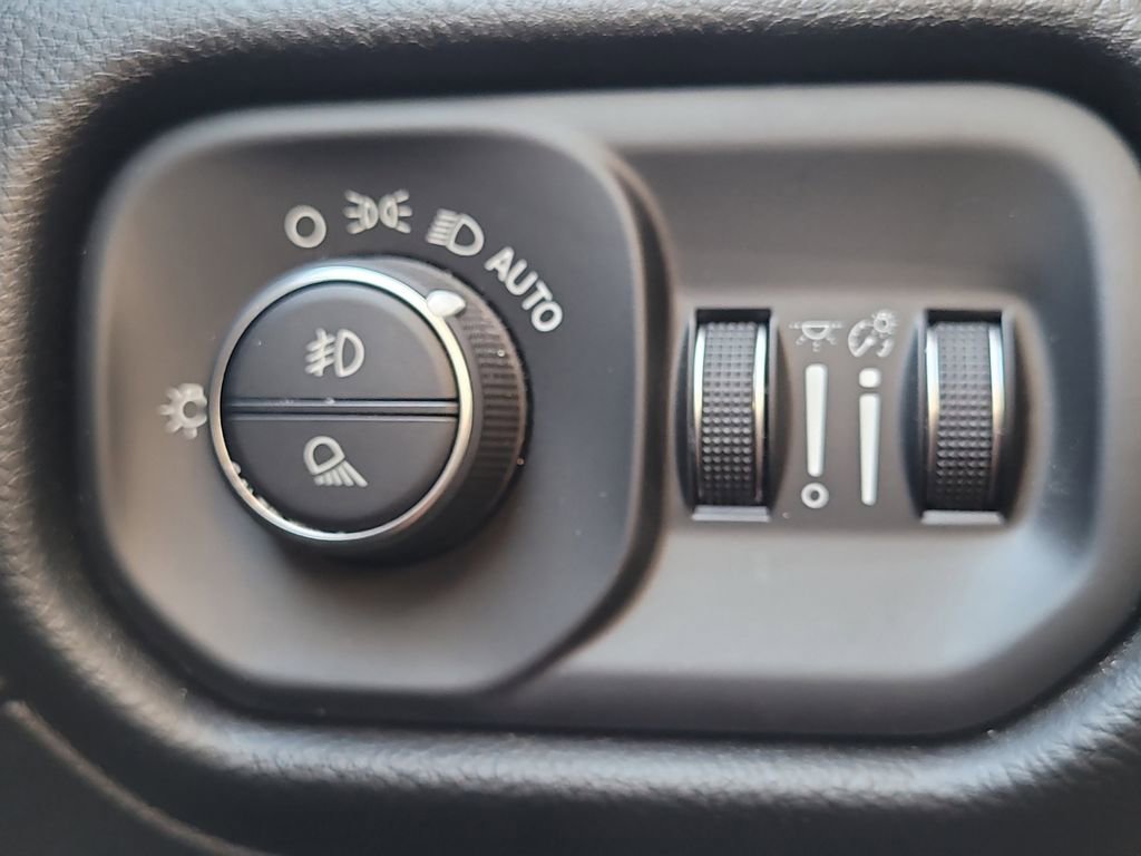 2020 Ram 1500 Laramie photo 24