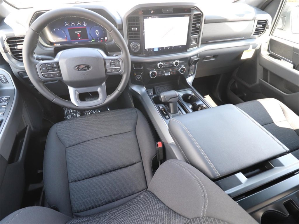 2025 Ford F-150 XLT photo 4
