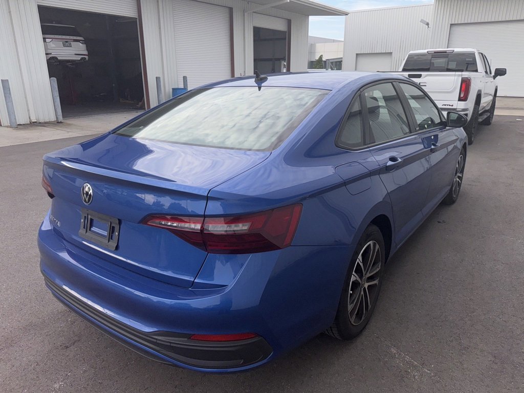 2023 Volkswagen Jetta 1.5T Sport photo 4