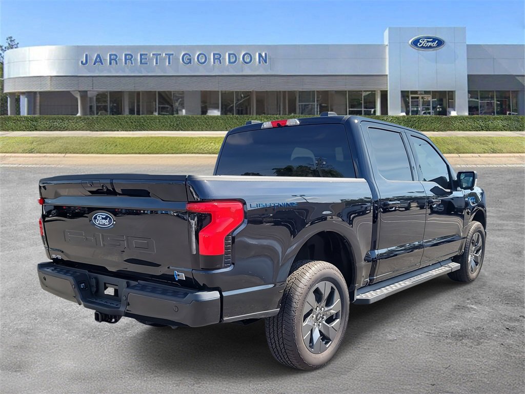 2025 Ford F-150 Lightning photo 4