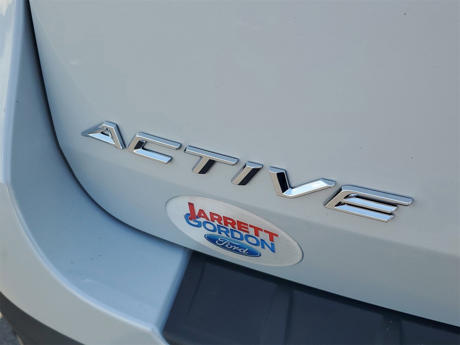 2025 Ford Explorer photo 2