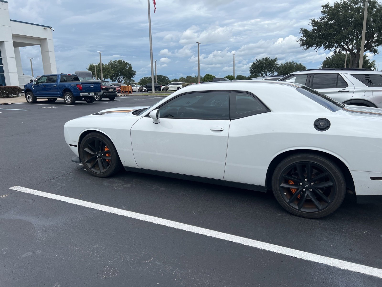 2023 Dodge Challenger GT photo 4