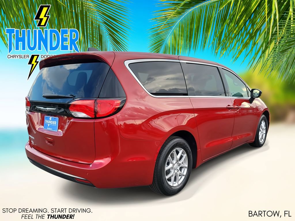 2026 Chrysler Voyager LX photo 4