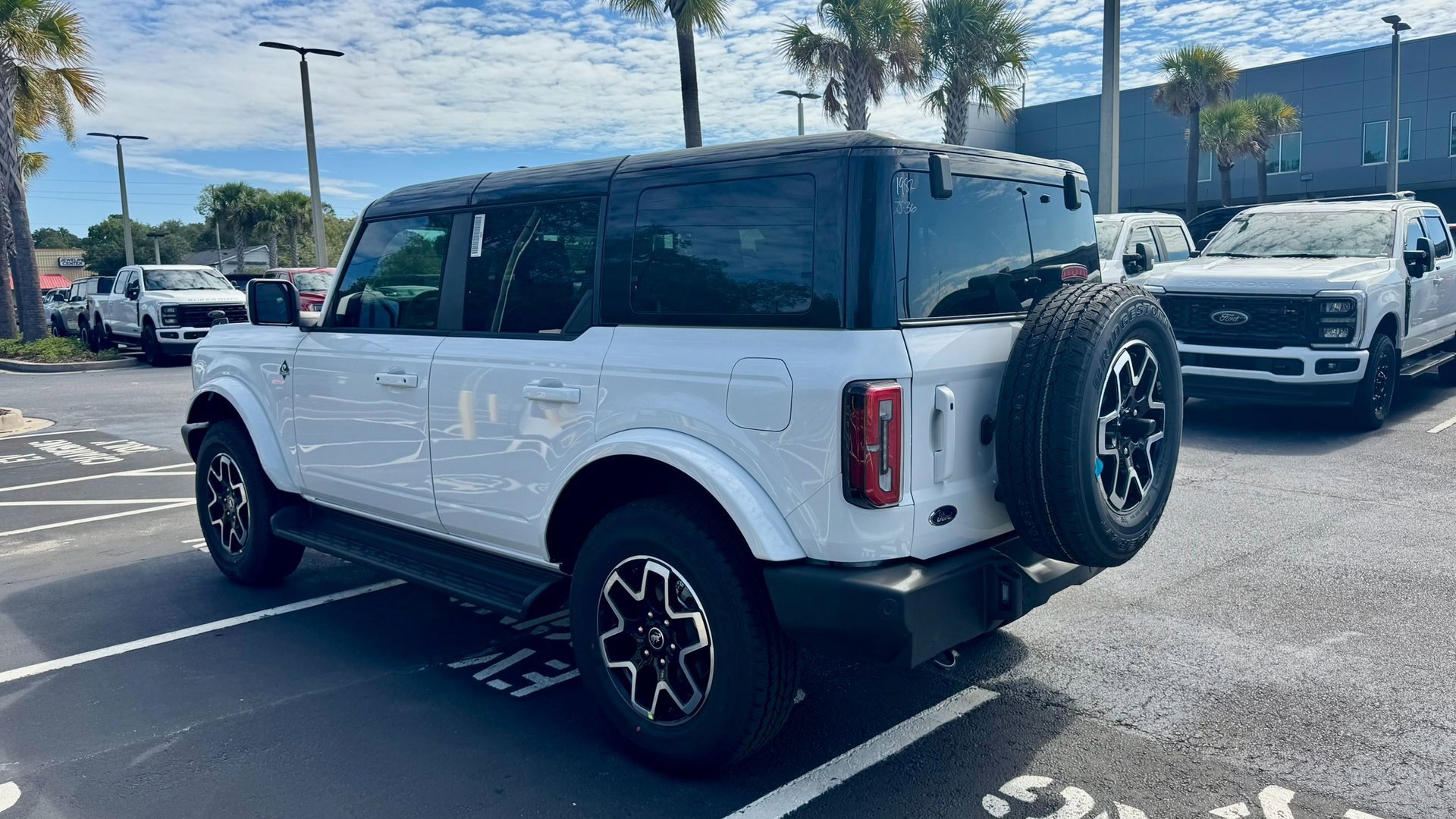 2025 Ford Bronco Outer Banks photo 9