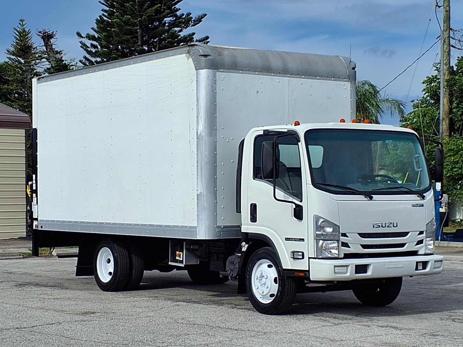 2020 Isuzu NPR-HD's photo