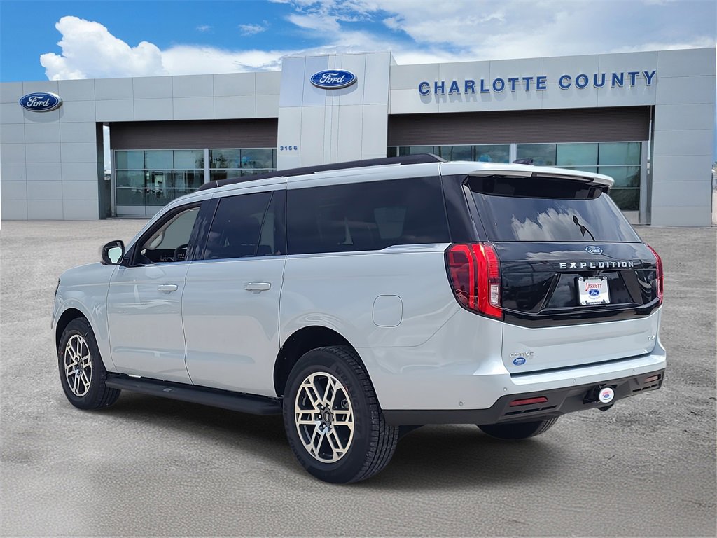 2025 Ford Expedition MAX photo 3