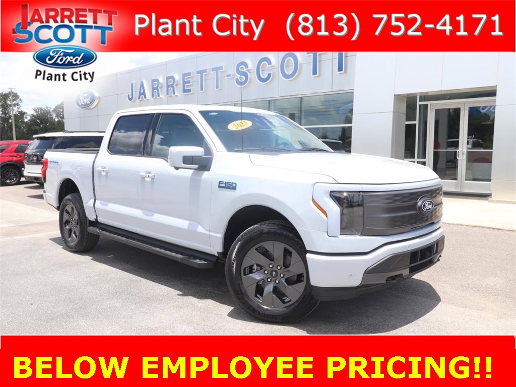 2025 Ford F-150 Lightning Lariat's photo