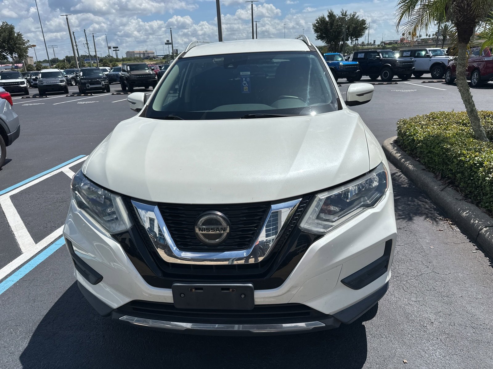 Used 2019 Nissan Rogue SV with VIN 5N1AT2MV8KC705669 for sale in Davenport, FL