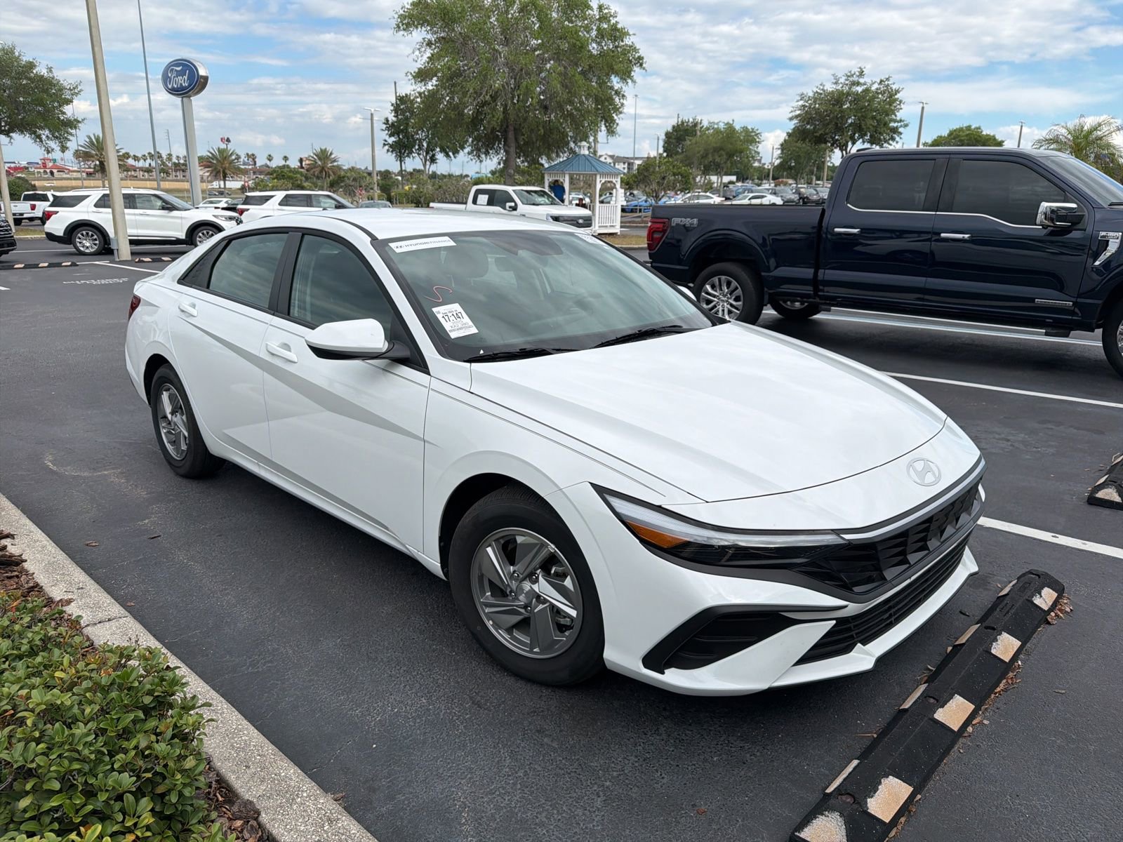 2025 Hyundai Elantra 2.0 SE IVT's photo