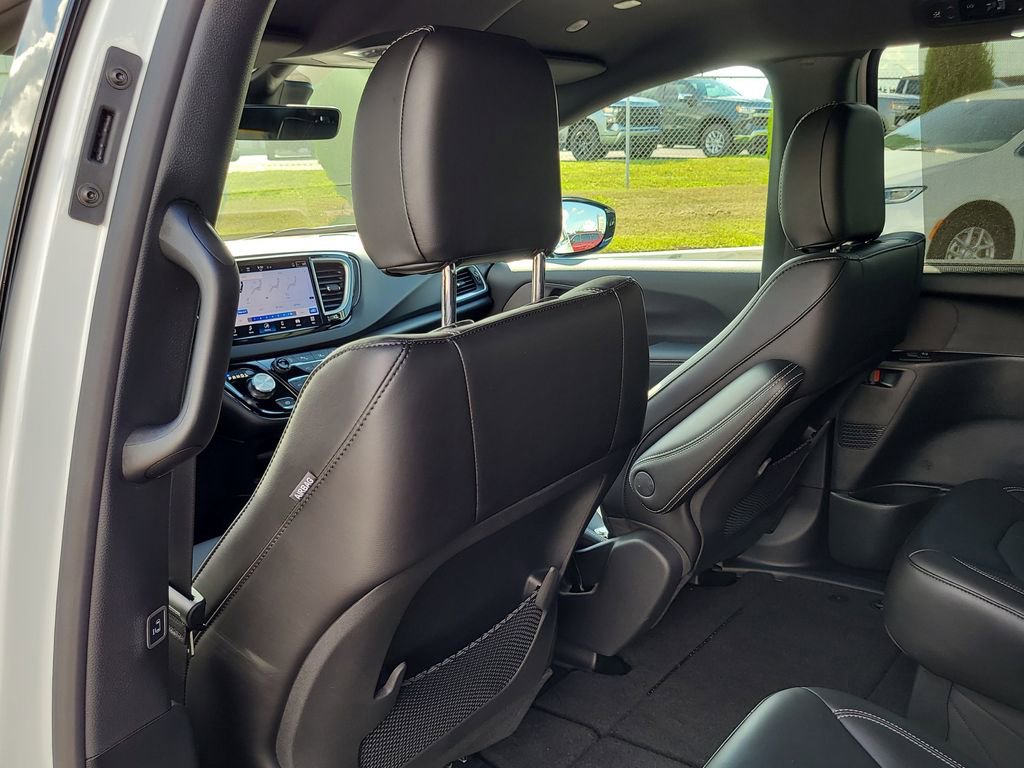2026 Chrysler Voyager LX photo 5
