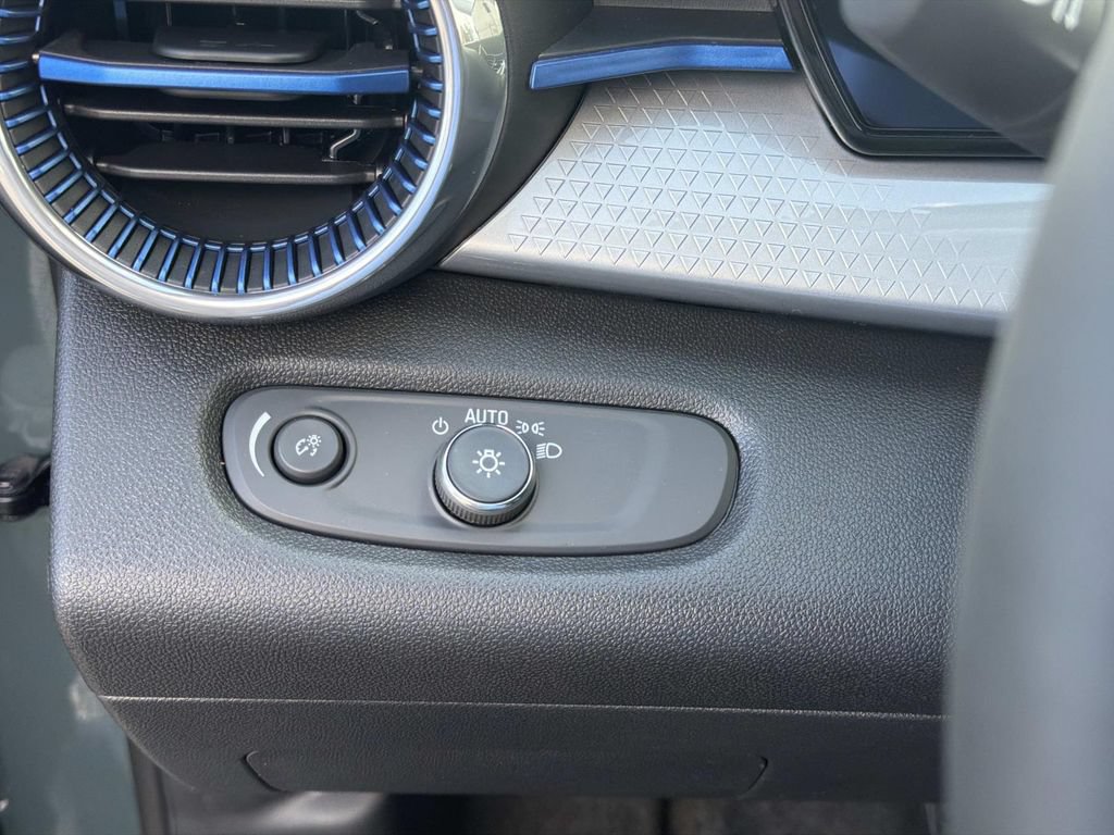 2026 Chevrolet Trax LT - Photo 21