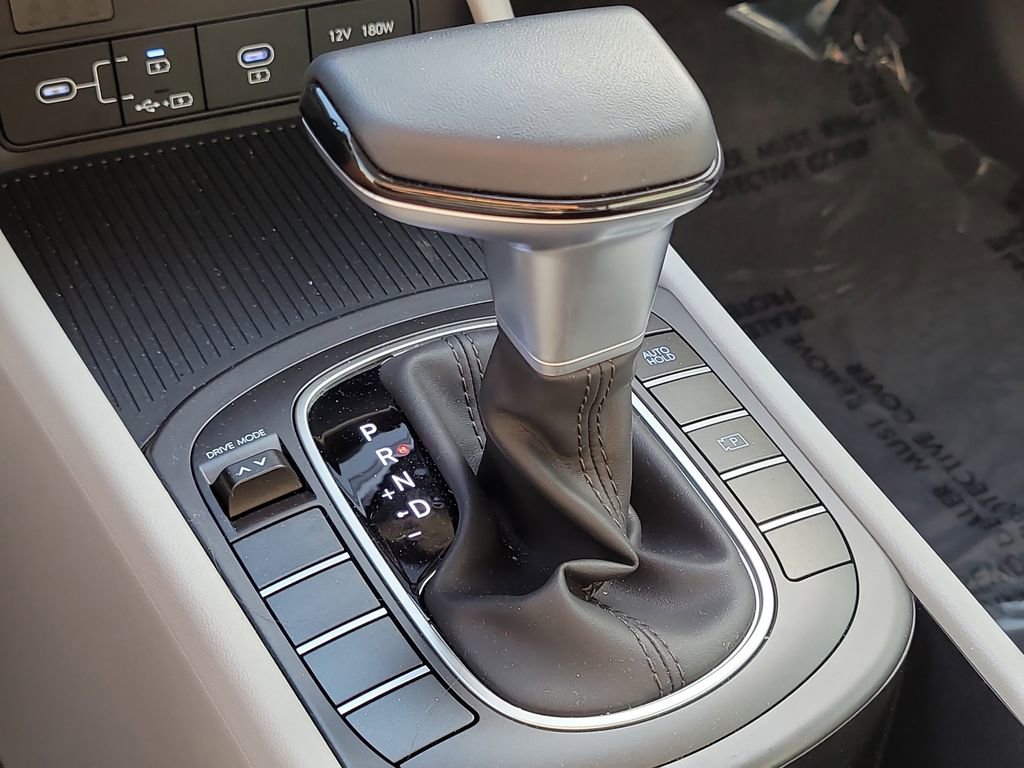 2025 Hyundai Kona SEL photo 19