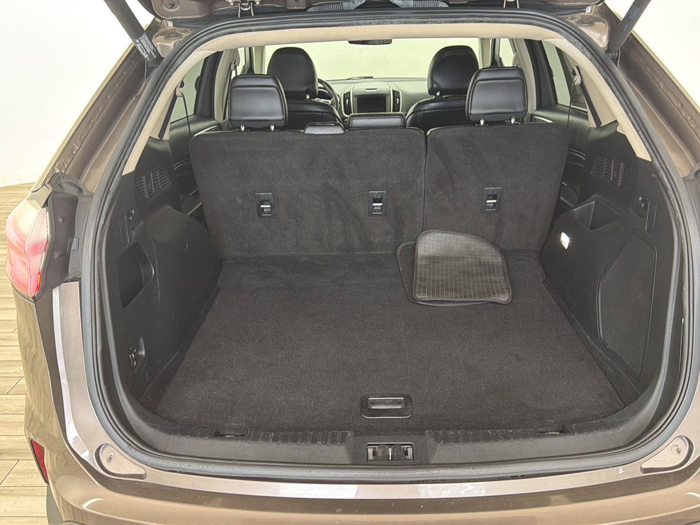 2019 Ford Edge Titanium - Photo 24