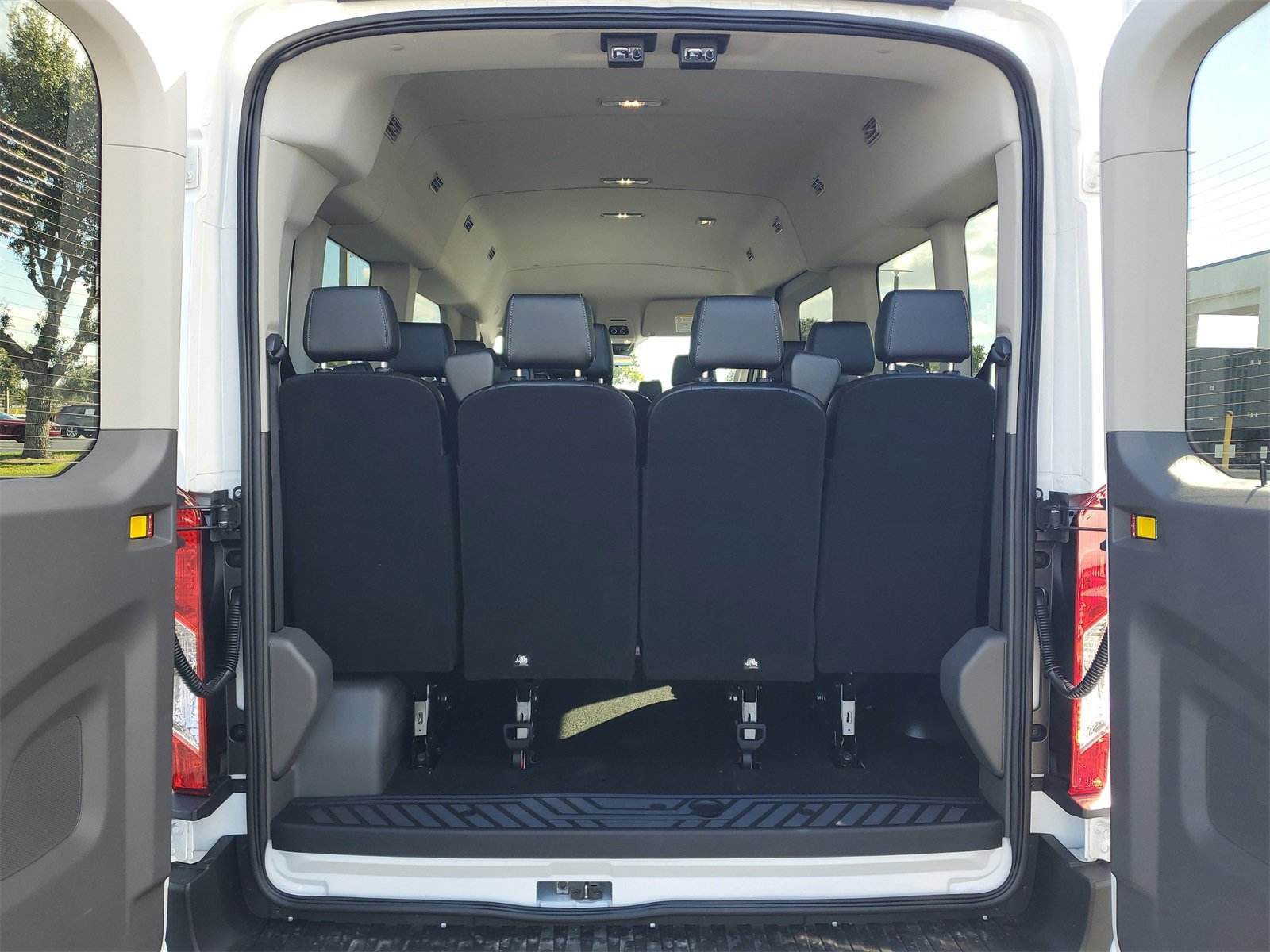 2025 Ford Transit Passenger XL photo 3