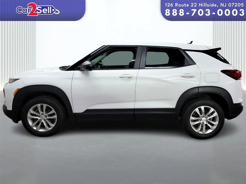 2023 Chevrolet Trailblazer LS photo 2