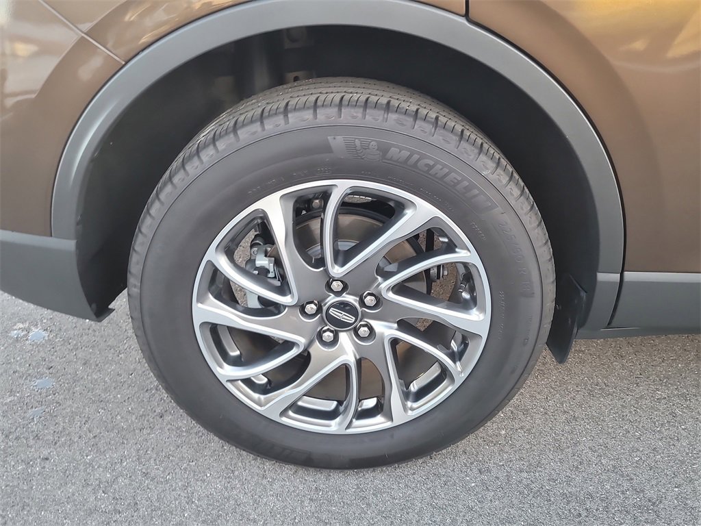 2022 Lincoln Corsair Standard photo 4