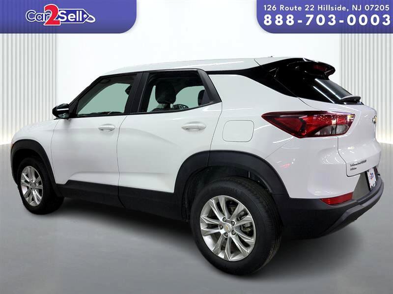 2023 Chevrolet Trailblazer LS photo 3