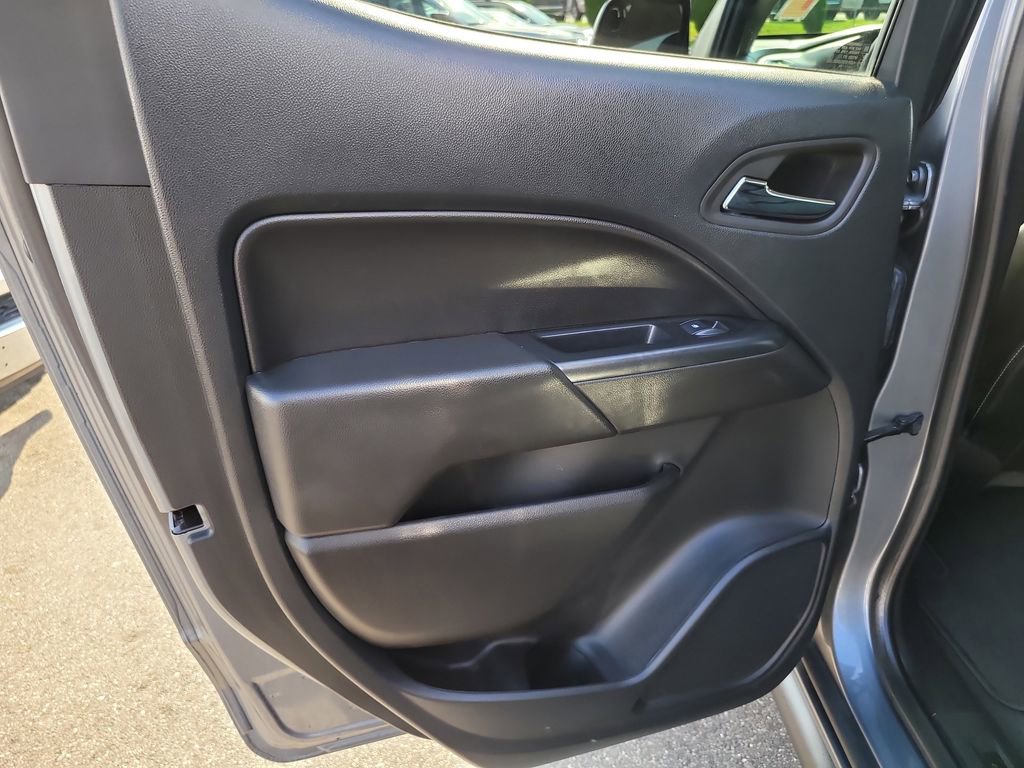2022 Chevrolet Colorado LT photo 6