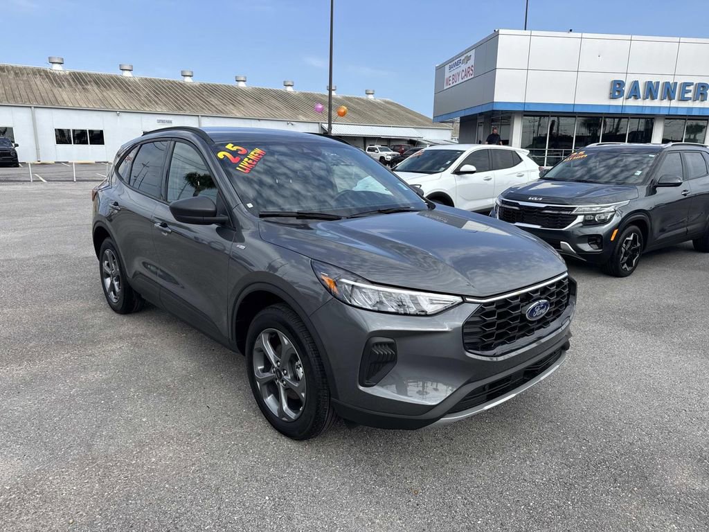 2025 Ford Escape ST-Line AWD's photo