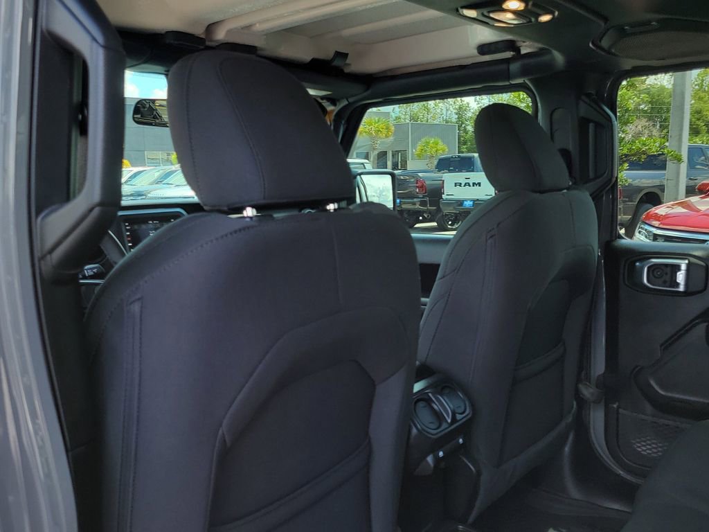 2023 Jeep Wrangler Willys photo 7