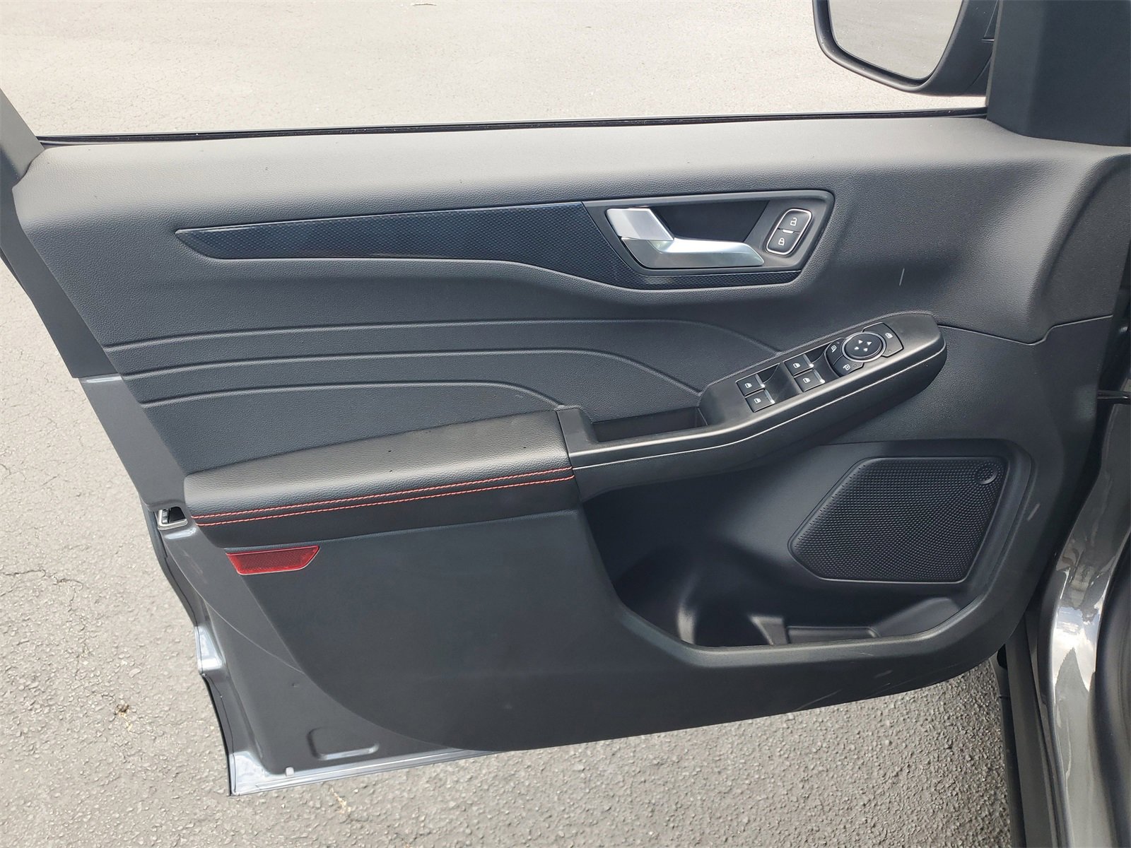 2025 Ford Escape ST-Line photo 12