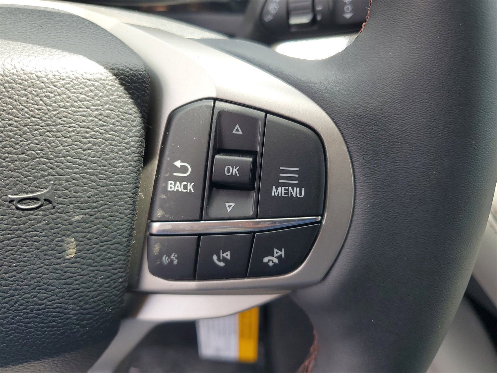 2025 Ford Explorer photo 18