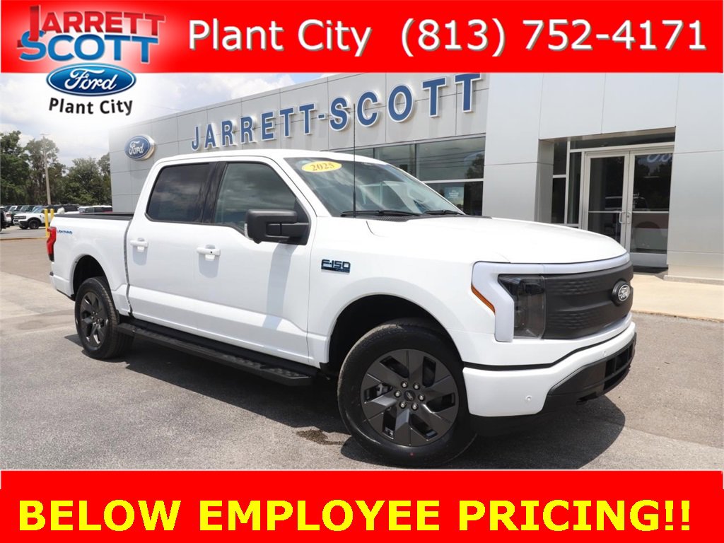 2025 Ford F-150 Lightning Flash's photo