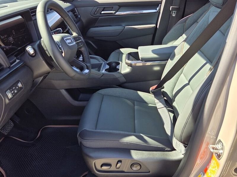 2026 GMC Terrain AT4 - Photo 7