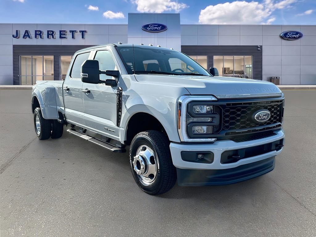 2026 Ford F-350 XL 4x4 Crew Cab 8' Box DRW's photo