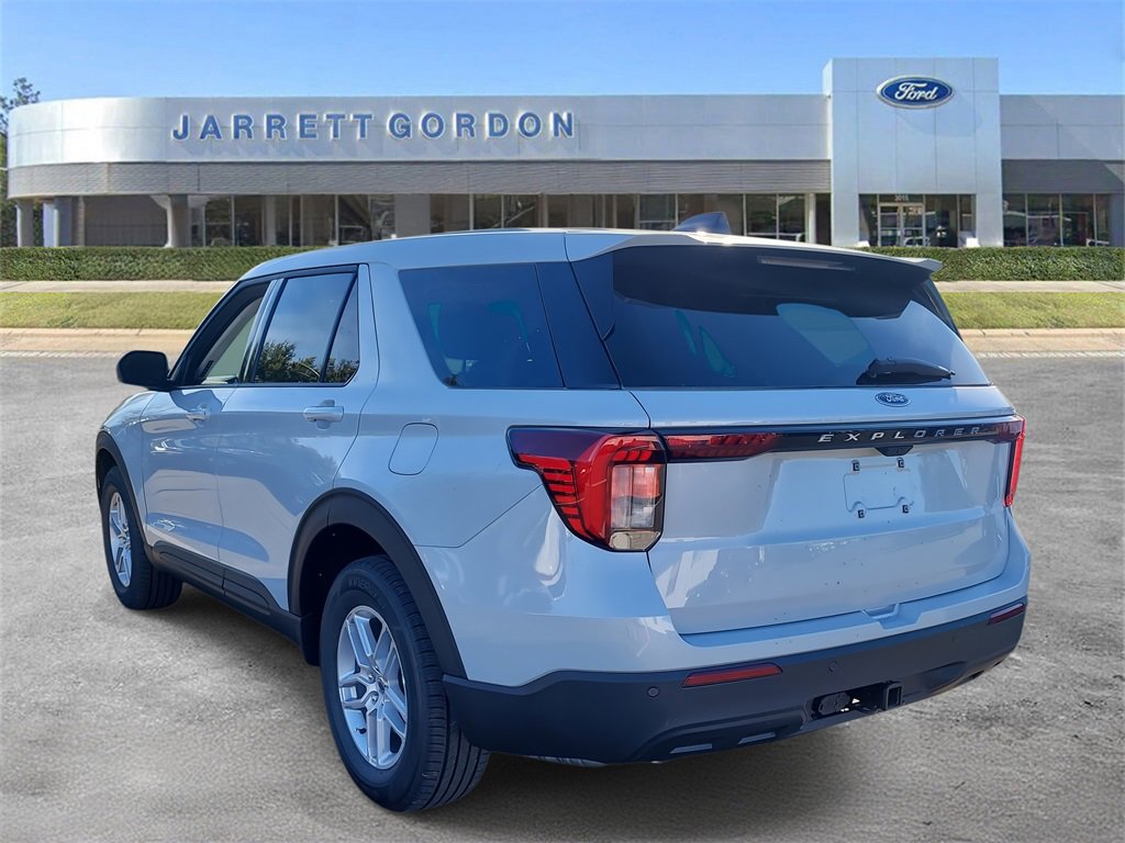2026 Ford Explorer photo 3