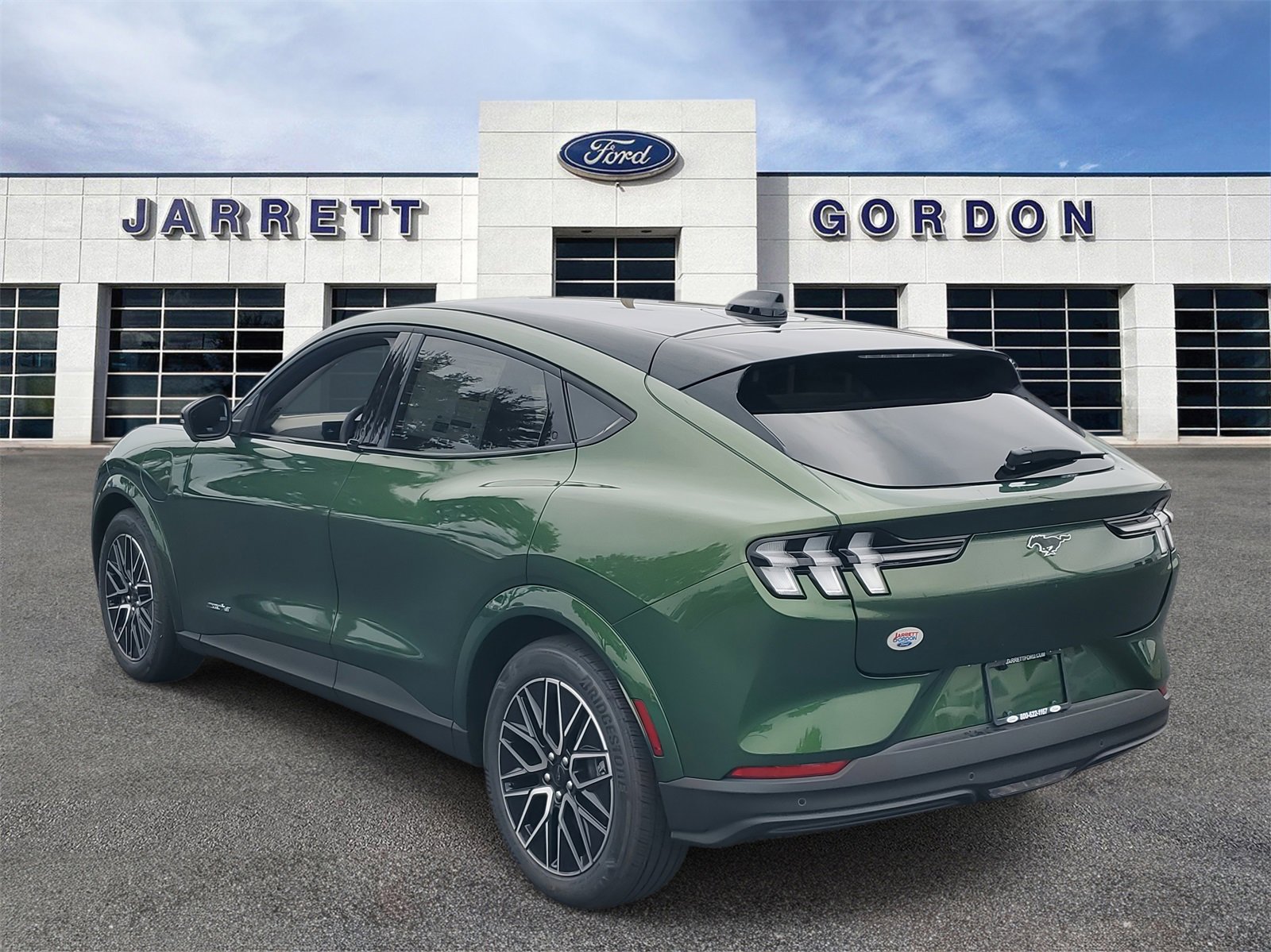 2025 Ford Mustang Mach-E Premium photo 3