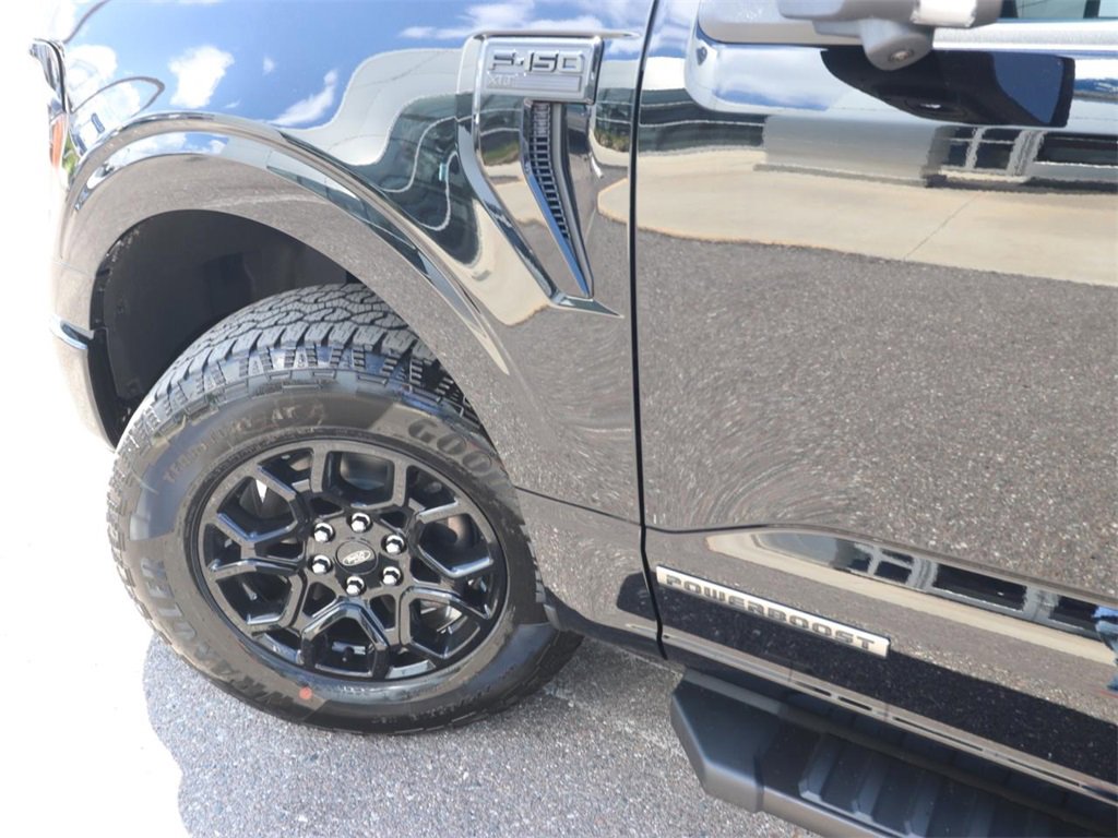 2025 Ford F-150 XLT photo 4