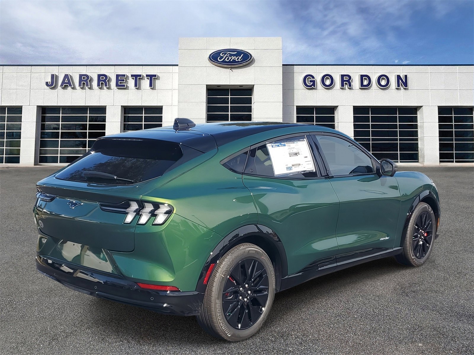 2025 Ford Mustang Mach-E Premium photo 4