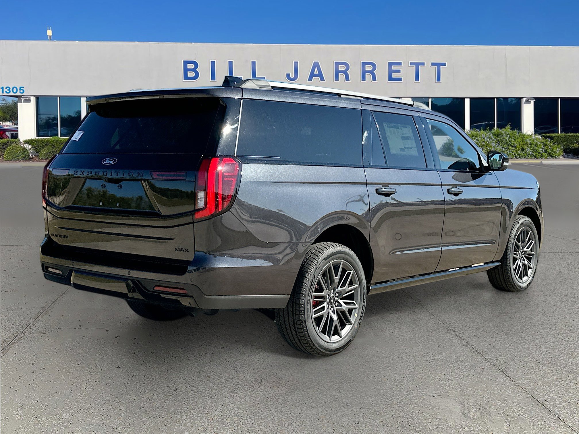 2025 Ford Expedition MAX Platinum photo 4