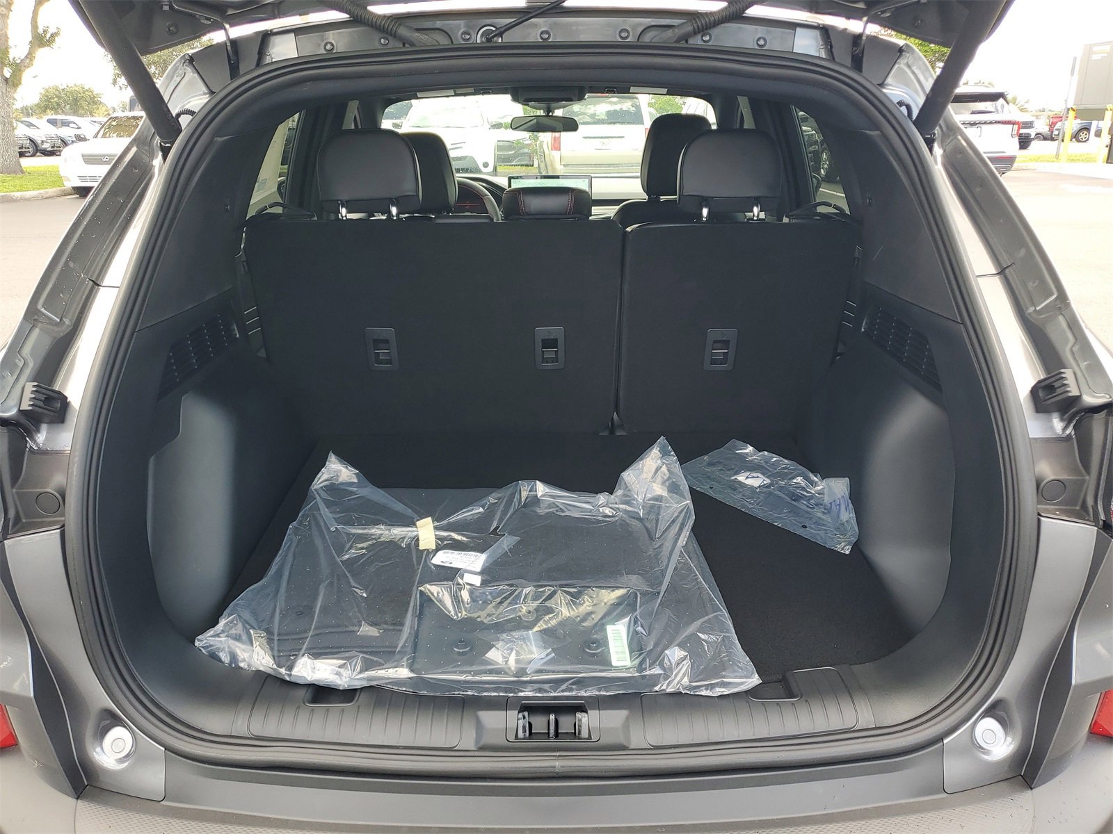 2025 Ford Escape ST-Line photo 5